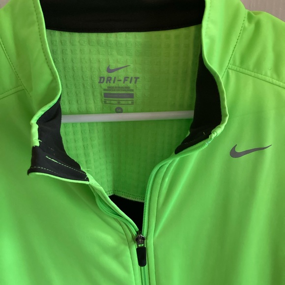 Women’s Nike full zip runners top Sz Medium - Picture 2 of 3